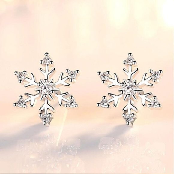 NEW 925 Sterling Silver Zircon Snowflake earring - Picture 2 of 4